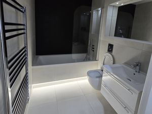 Photo 7- click for photo gallery